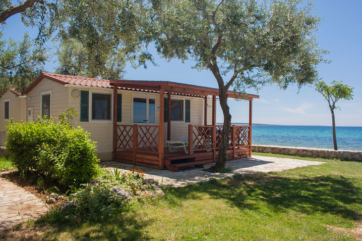 Bungalow with gazebo