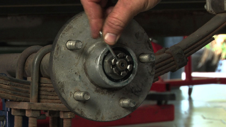 Fixing axle bearings