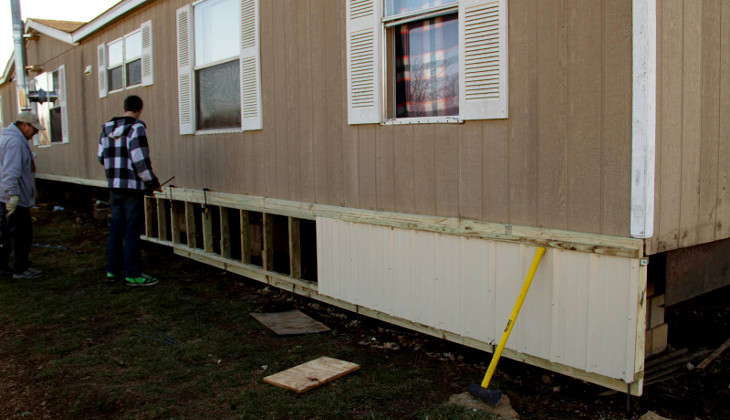 Removing home skirting