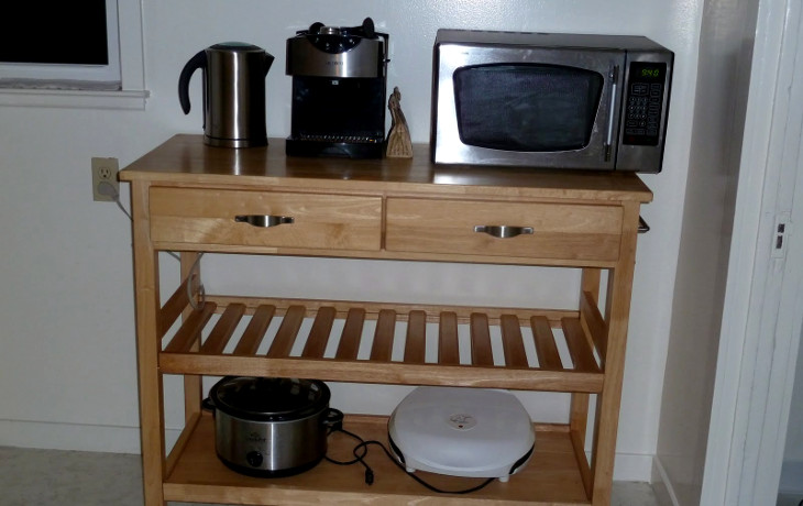 Rolling cart cabinet