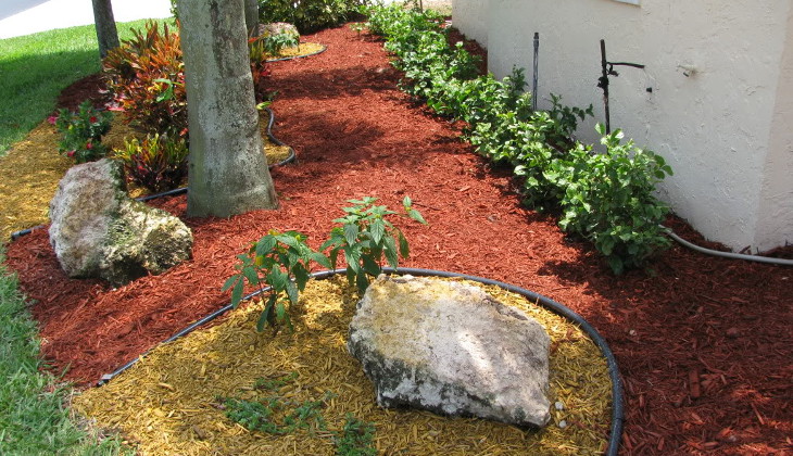 Two-color tone mulch