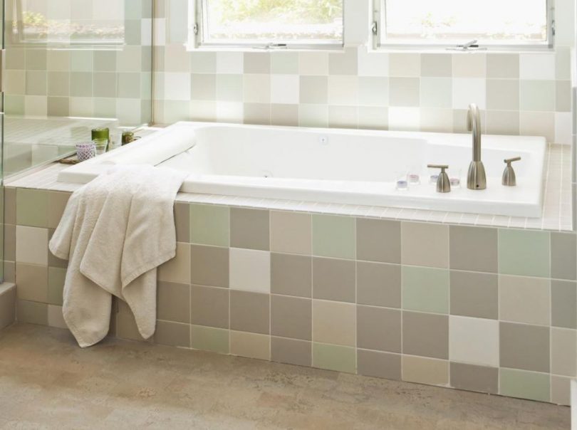 Basic alcove bathtub