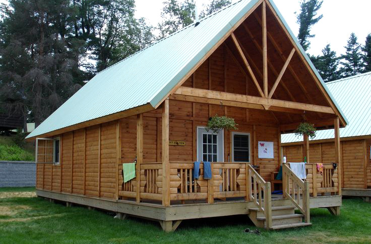 Log cabin with loft