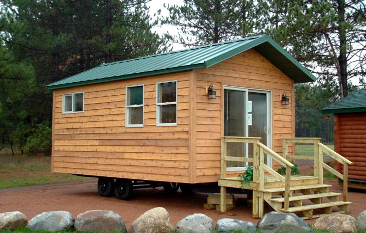 Small log cabin mobile house