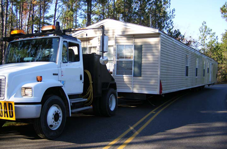 Transporting a mobile home