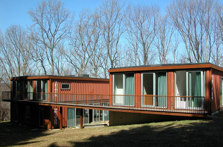 House built from shipping containers