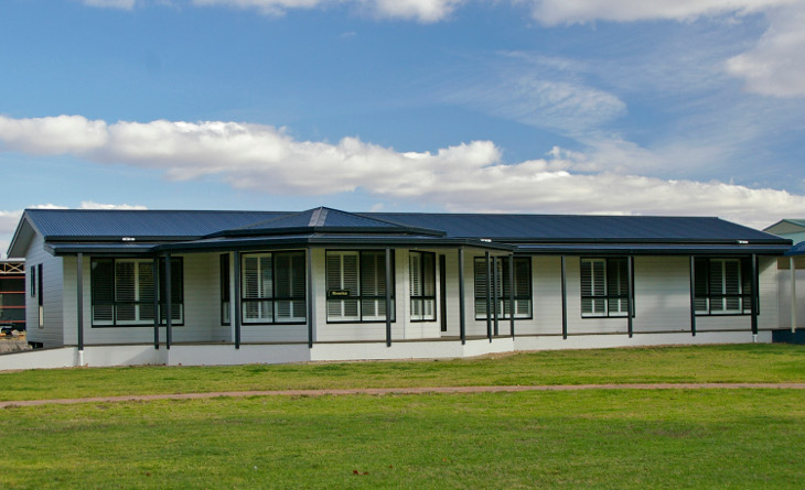 Modular house with multiple windows