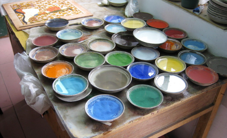 Oil based enamel paint mixing