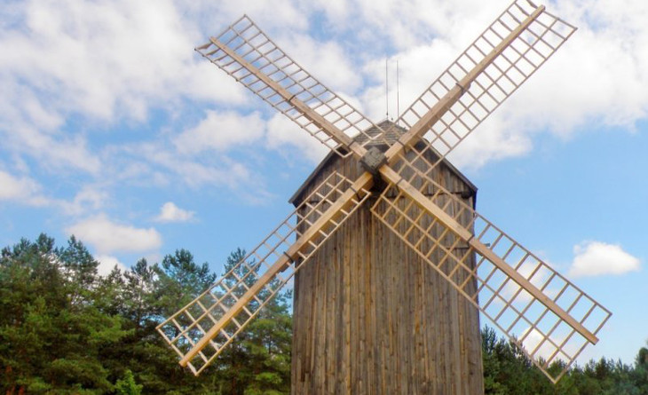 Wind-powered mill house